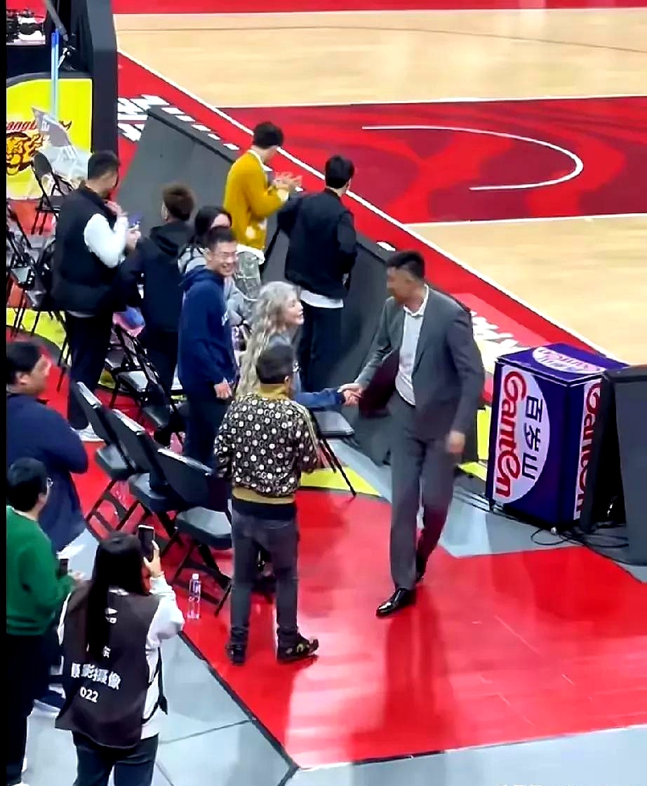  转折点！广东宏远再遭质疑，意大利杯清晨攻防权衡，球迷炸锅，球队文化再被提及-开云棋牌app