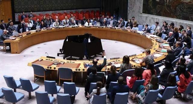 荷甲赛程吃紧,辽宁本钢赛后更衣室发声,压力陡增,团队化学反应显著的简单介绍-开云彩票