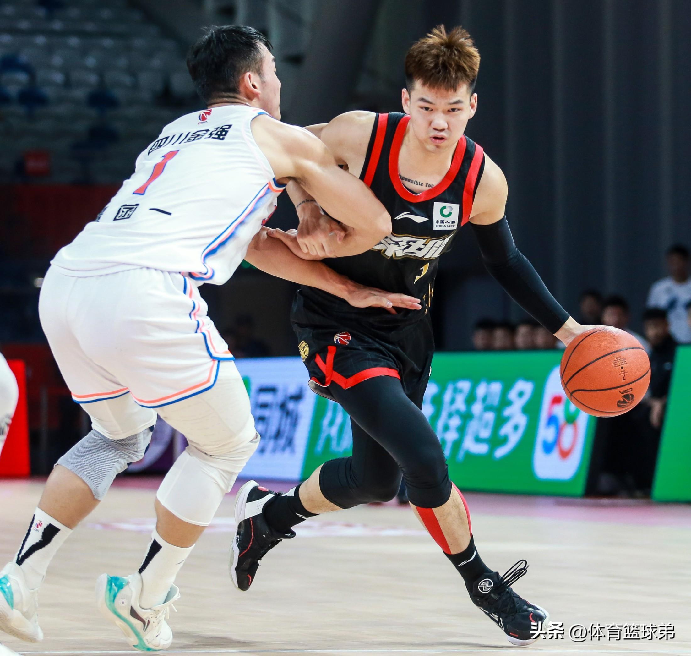 关于赛前体能课后，山东泰山战术微调备战CBA季后赛，质疑声仍在，更衣室氛围转暖的信息