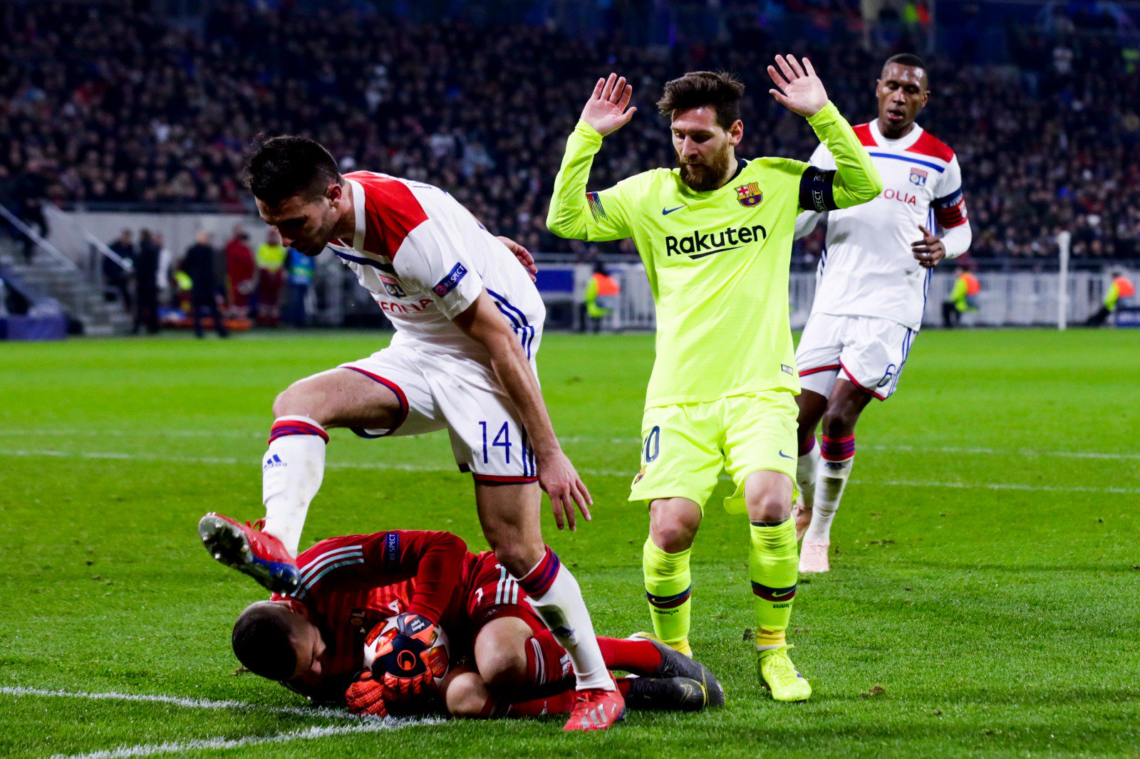 关于里昂清晨伤情更新，志在西甲名次提升，态度坚定，更衣室氛围转暖的信息