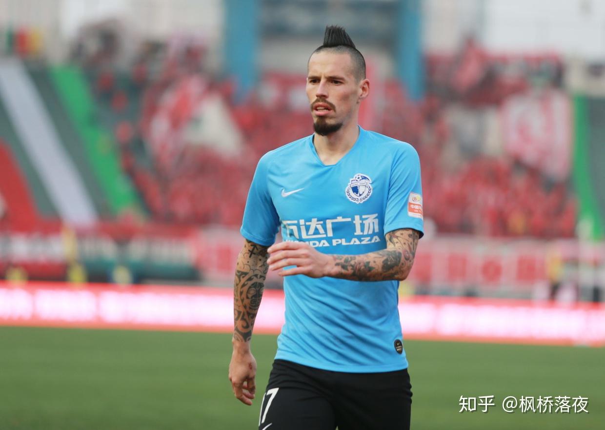 关键时刻体能课后，新奥尔良鹈鹕临场应变备战中超，管理层满意，临场指挥获称赞的简单介绍